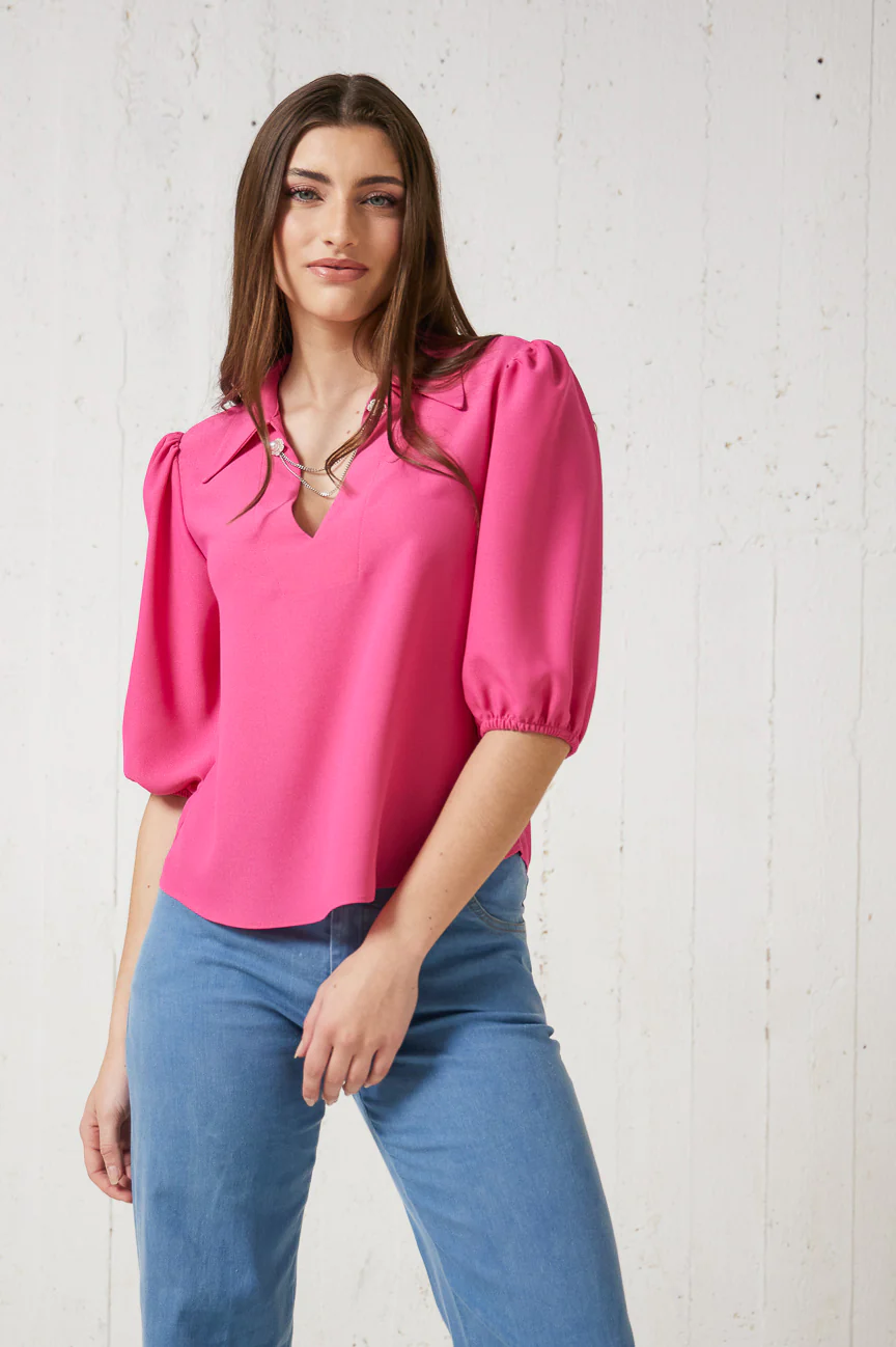 ΜΠΛΟΥΖΑ ΜΕ V ΚΑΙ ΔΙΑΚΟΣΜΙΤΙΚΟ ΑΛΥΣΙΔΑΚΙ