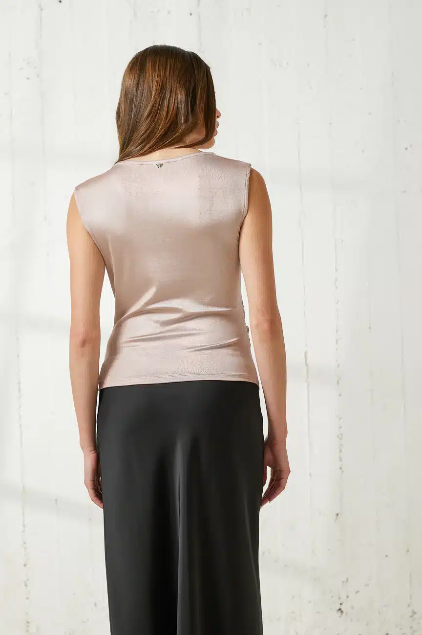 241210_mplouza_nude_4_1366x-1