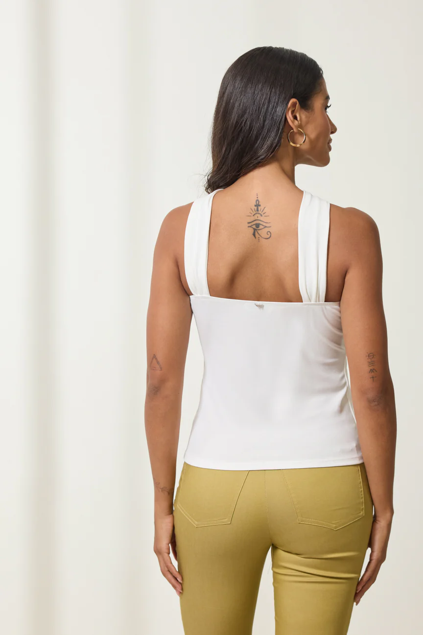 251302_mployza_ekroy_1_1366x