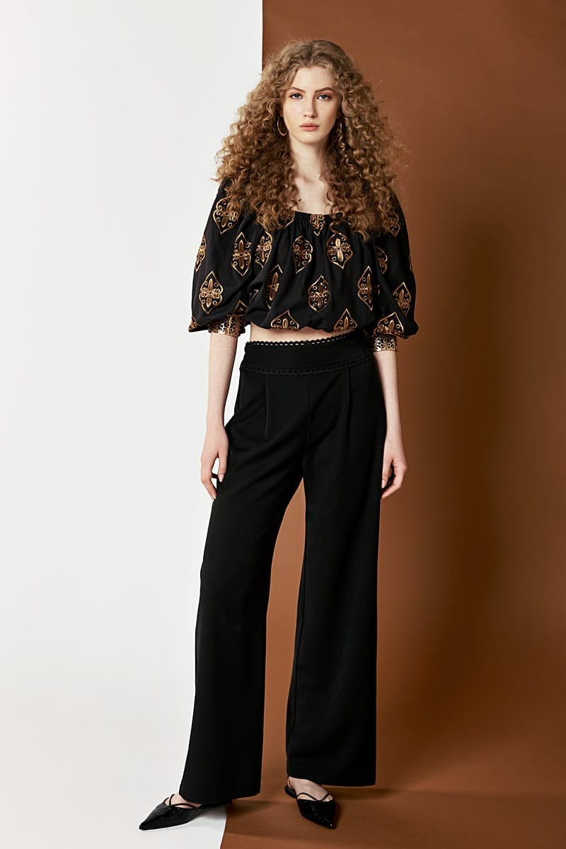 ΠΑΝΤΕΛΟΝΑ ΜΕ ΦΕΡΜΟΥΑΡ ΣΤΟ ΠΛΑΙ